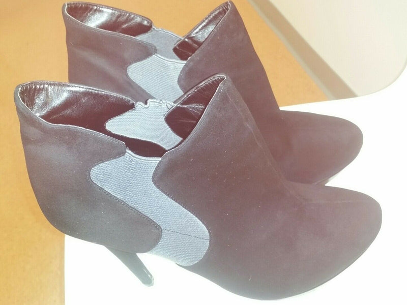 BAKERS BLACK SUEDE BOOTIE STELITTO SIZE 10 M