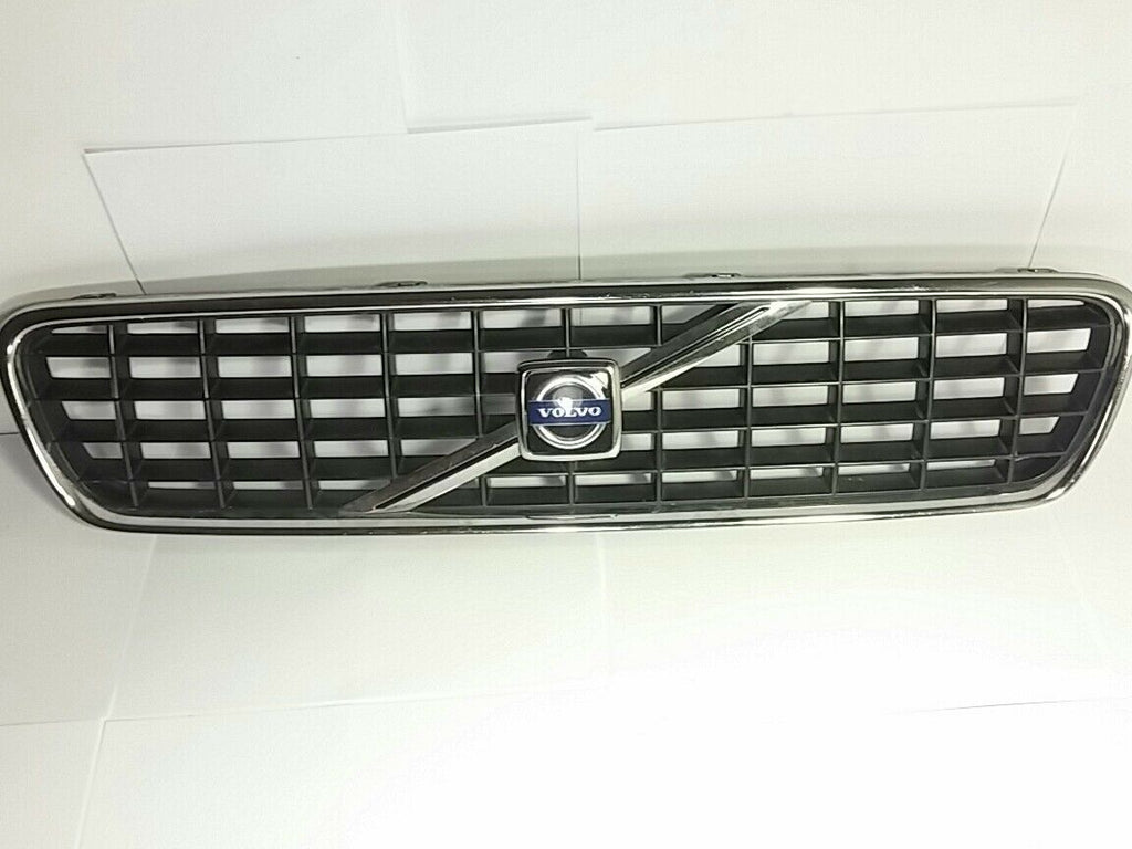2005 VOLVO XC90 FRONT GRILLE VOLVO EMBLEM 8620641, 50091 OEM CHROME