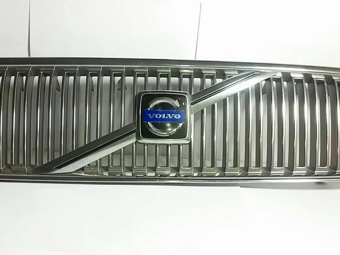 NEW! FRONT CHROME GRILLE FRONT RADIATOR GRILLE EMBLEM 2001-2004 VOLVO V70XC XC70