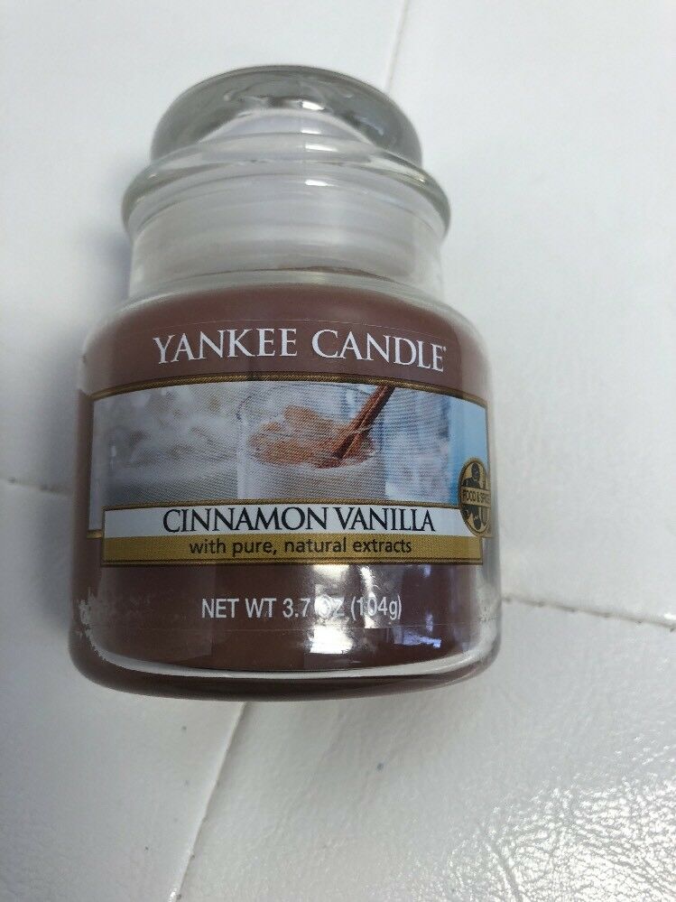 YANKEE CANDLE 3.7OZ CINNAMON Vanilla