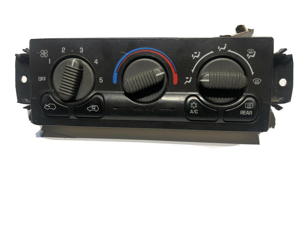 15054698 1999 2002 CHEVY SILVERADO SIERRA TAHOE YUKON AC HEATER CLIMATE CONTROL