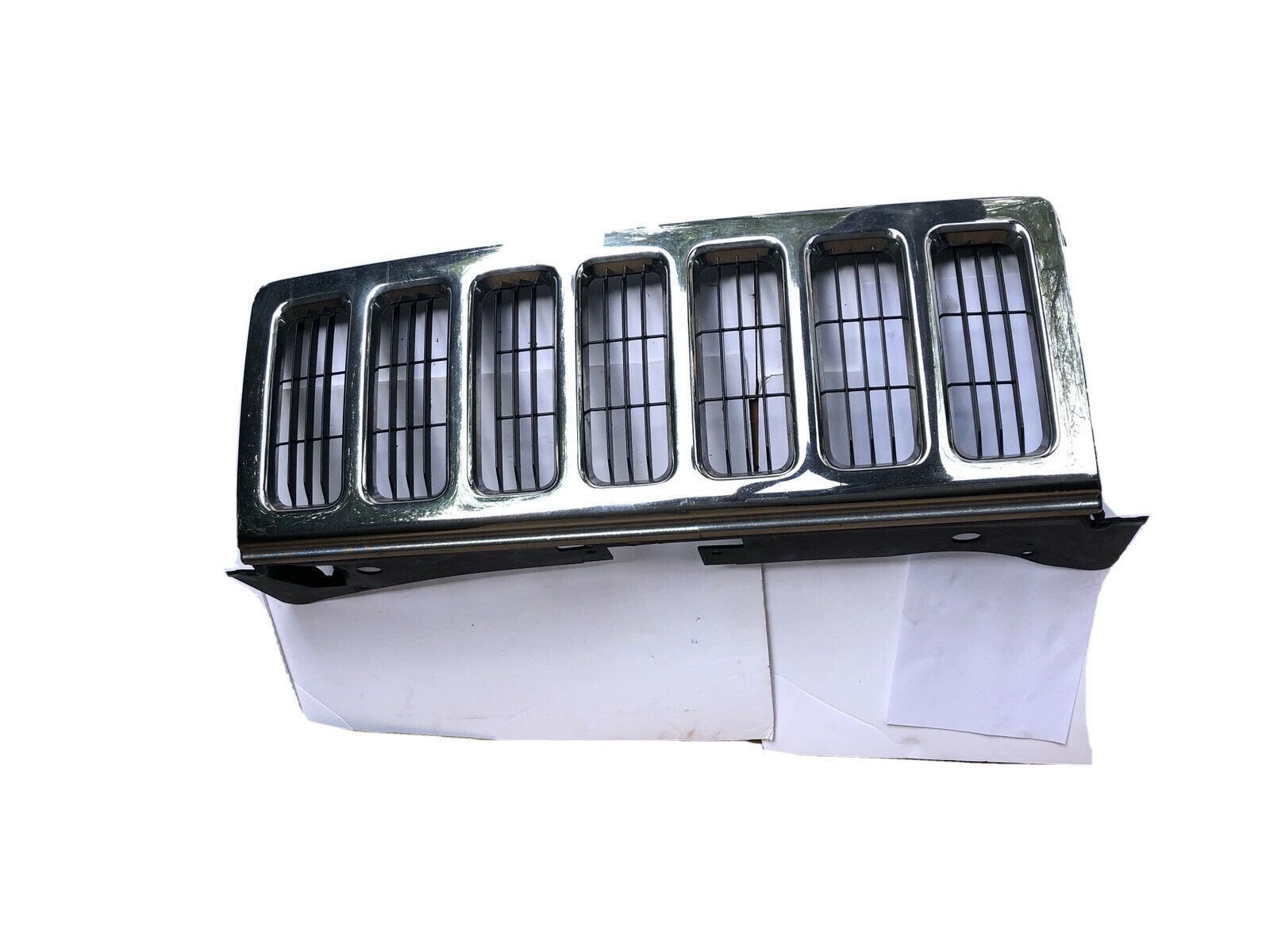 OEM Jeep Front Grill Radiator Assembly DX30165 6722 5JR62TRMAD 11009