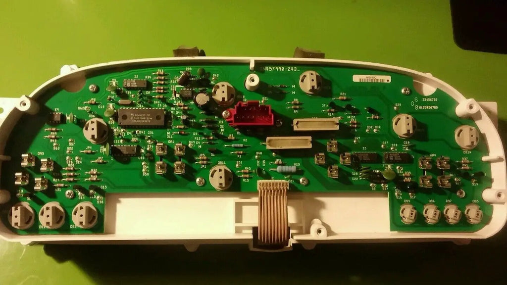 Like-new 1996-00 Chrysler Town Country instrumental gauge cluster speedometer OE by DALEY1DEALS,LLC.