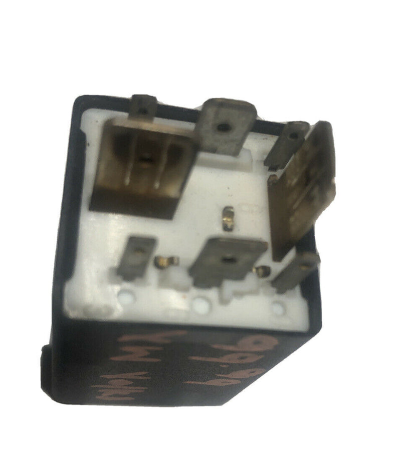 VW Audi Fuel Pump Relay 409 Volkswagen, Jetta, Golf, Passat 1J0906383