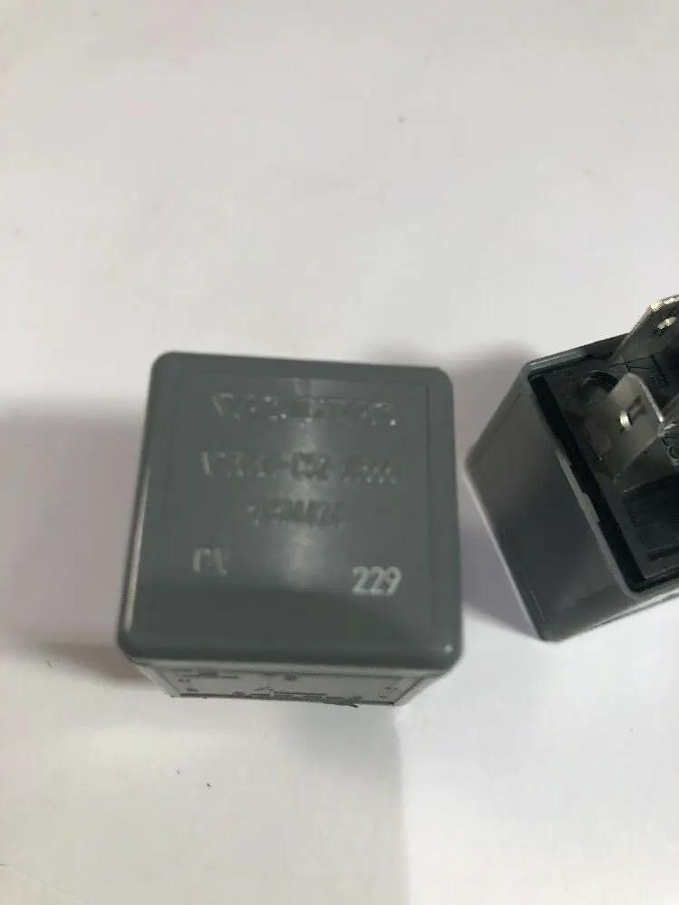 OEM Volvo MULTI PURPOSE RELAY 850 S40 V50 S60 C70 S70 S80 V70 V70XC by Volvo