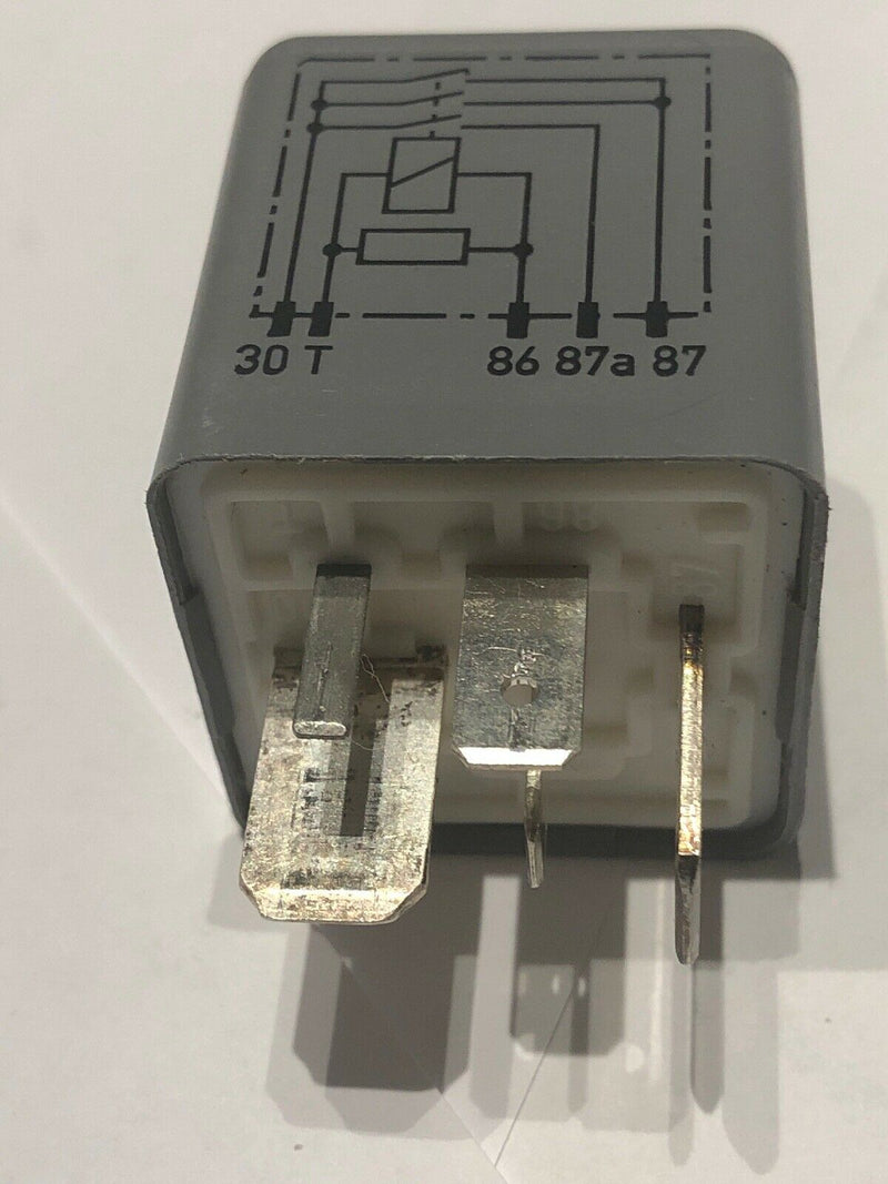 AUDI VW FUEL PUMP RELAY #372 4D0951253