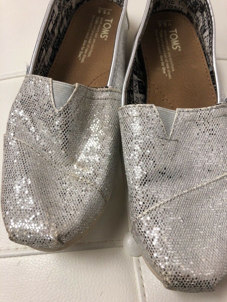 Toms Womens Silver Sequin Flats Size 5.5 W