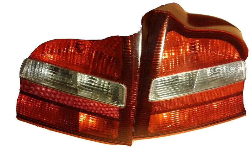 Volvo S80 LH/RH PASS./ driver taillight w/socket brake light housing 1999-2003