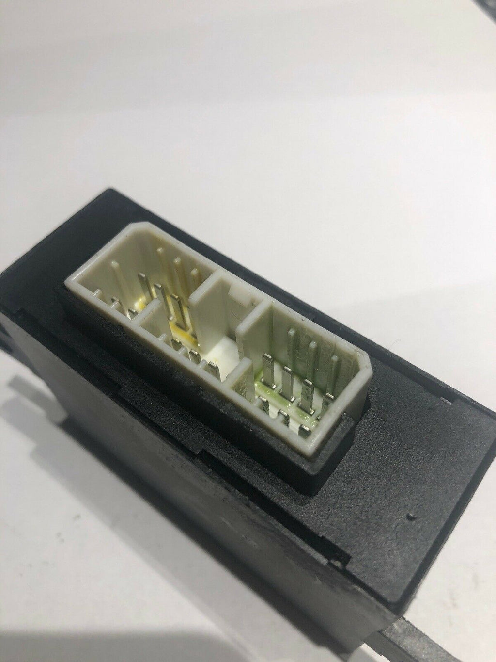 2003-2008 Pilot LH Driver Power Window Control Door Module (# 72256-S9V-A010-M1)