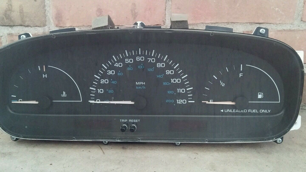 2000 99 Dodge Caravan Instrument Cluster Speedometer Tachcometer gas gauge OEM