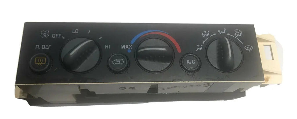 99 - 00 CADILLAC ESCALADE A/C HEATER CLIMATE TEMPERATUR CONTROL by GM