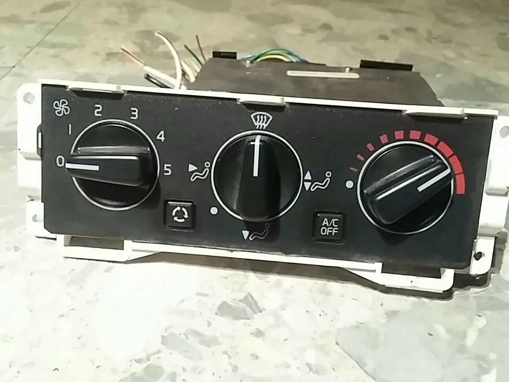 940 VOLVO A/C conditioning tempt. HEAT CLIMATE CONTROL UNIT 3522217/W032K, OEM by Volvo