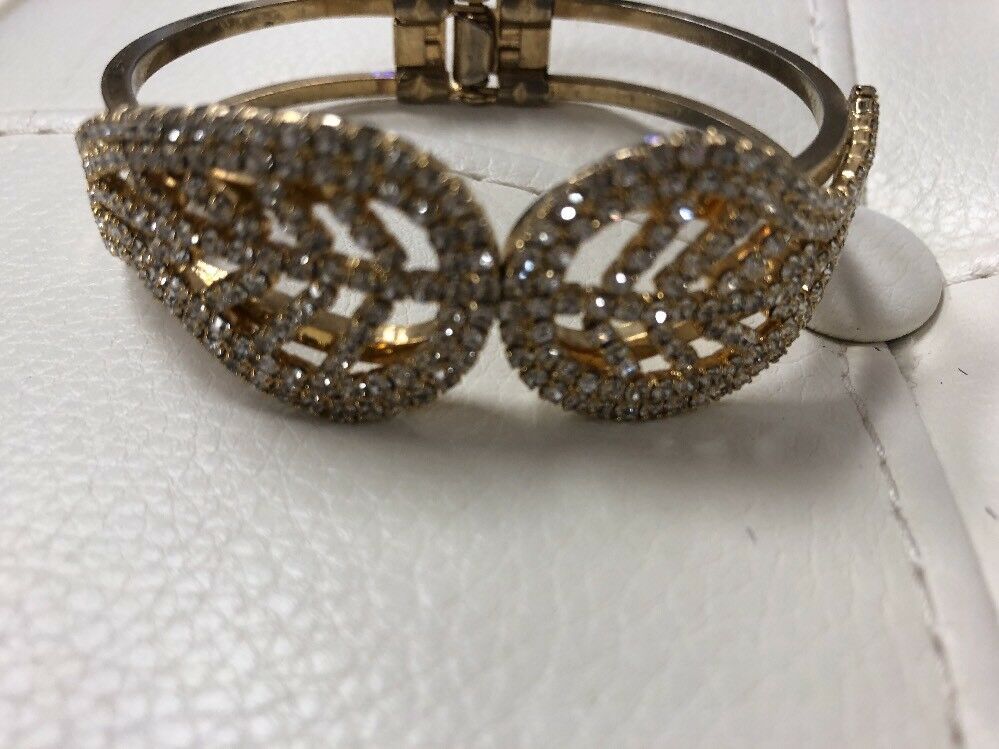 VINTAGE DECO  DESIGNED GOLD & SILVER PLATED  SNAP ON BRACELET