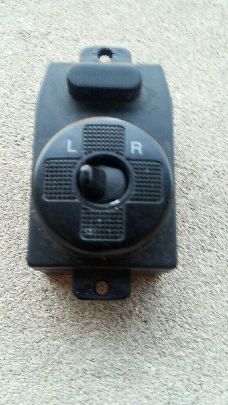 02-05 KIA Sedona Power Mirror Control Switch 621w04410 OEM Some Wear 1529-05