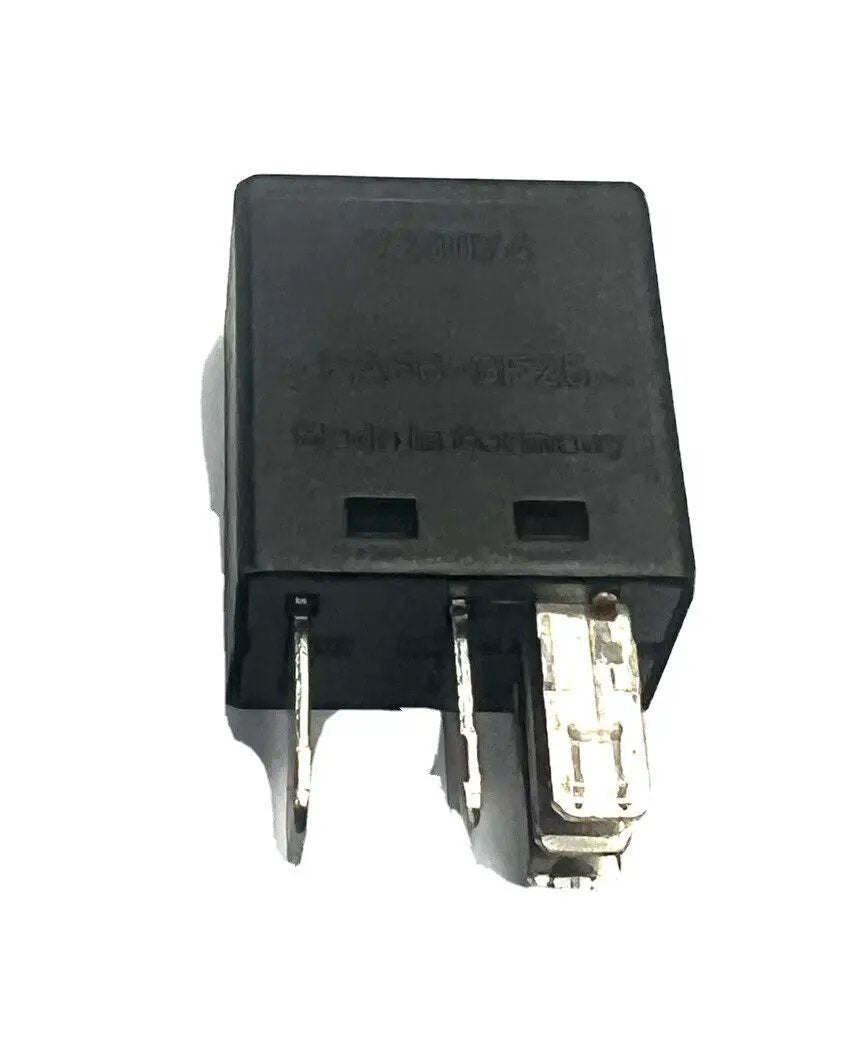 9162300 VOLVO C70 S80 V70 XC70 OEM RELAY. 97W40, 12V, SIEMENS-A1501-X38, OE by Siemens