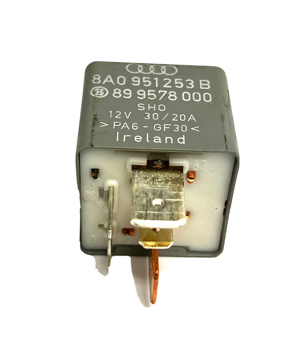 M57 AUDI Control Unit Relay 8A0951253B / 899578000