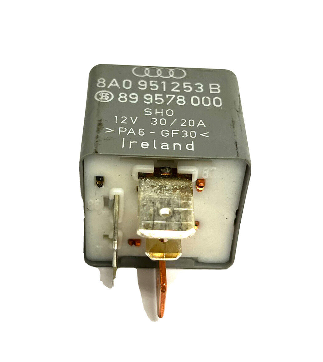 M57 AUDI Control Unit Relay 8A0951253B / 899578000