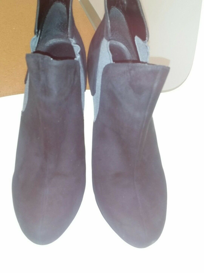 BAKERS BLACK SUEDE BOOTIE STELITTO SIZE 10 M