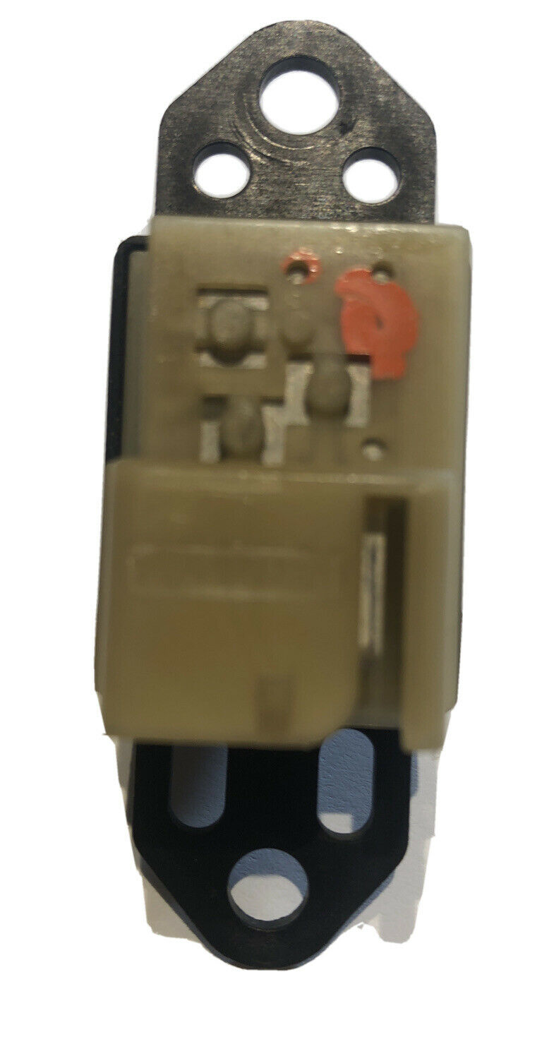 NEW DODGE CHRYSLER JEEP MOPAR DOOR LOCK SWITCH 349283 4685727AA 30505-L EATON