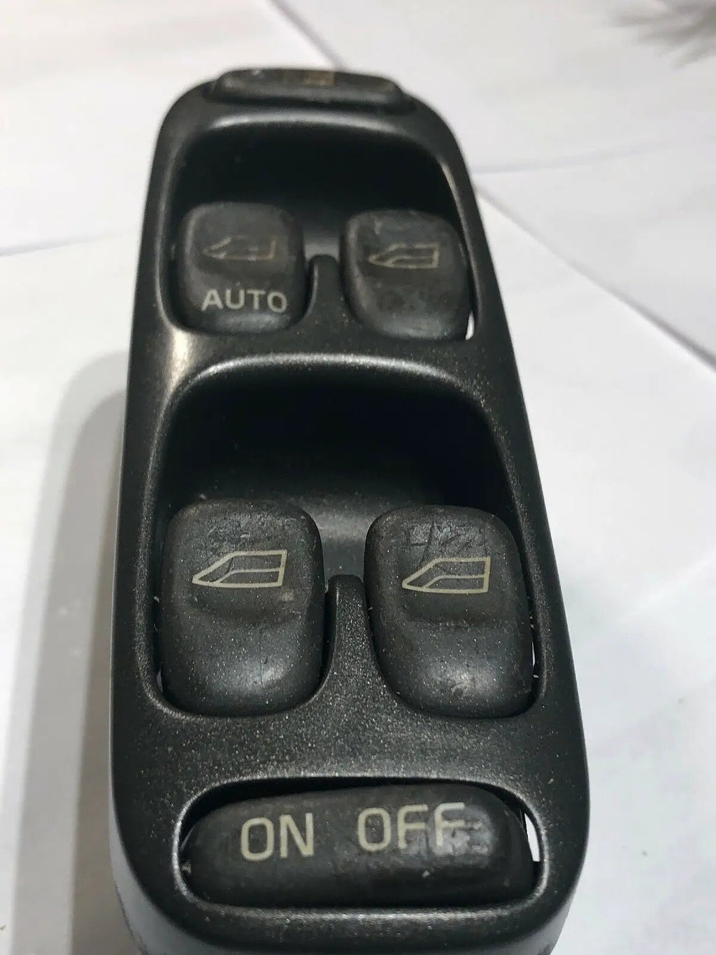 Power Master Window Switch Control For 1998 1999 2000 Volvo V70 S70 8638452 by Catinbow