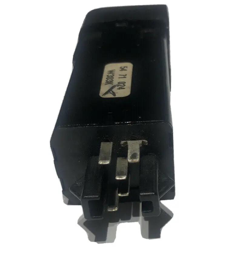 Saab 9-5 Heated Seat Control Switch Button 5471024 OEM by Saab