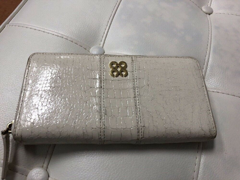 Coach Off White Leather Clutch Zip Around Wallet EUC