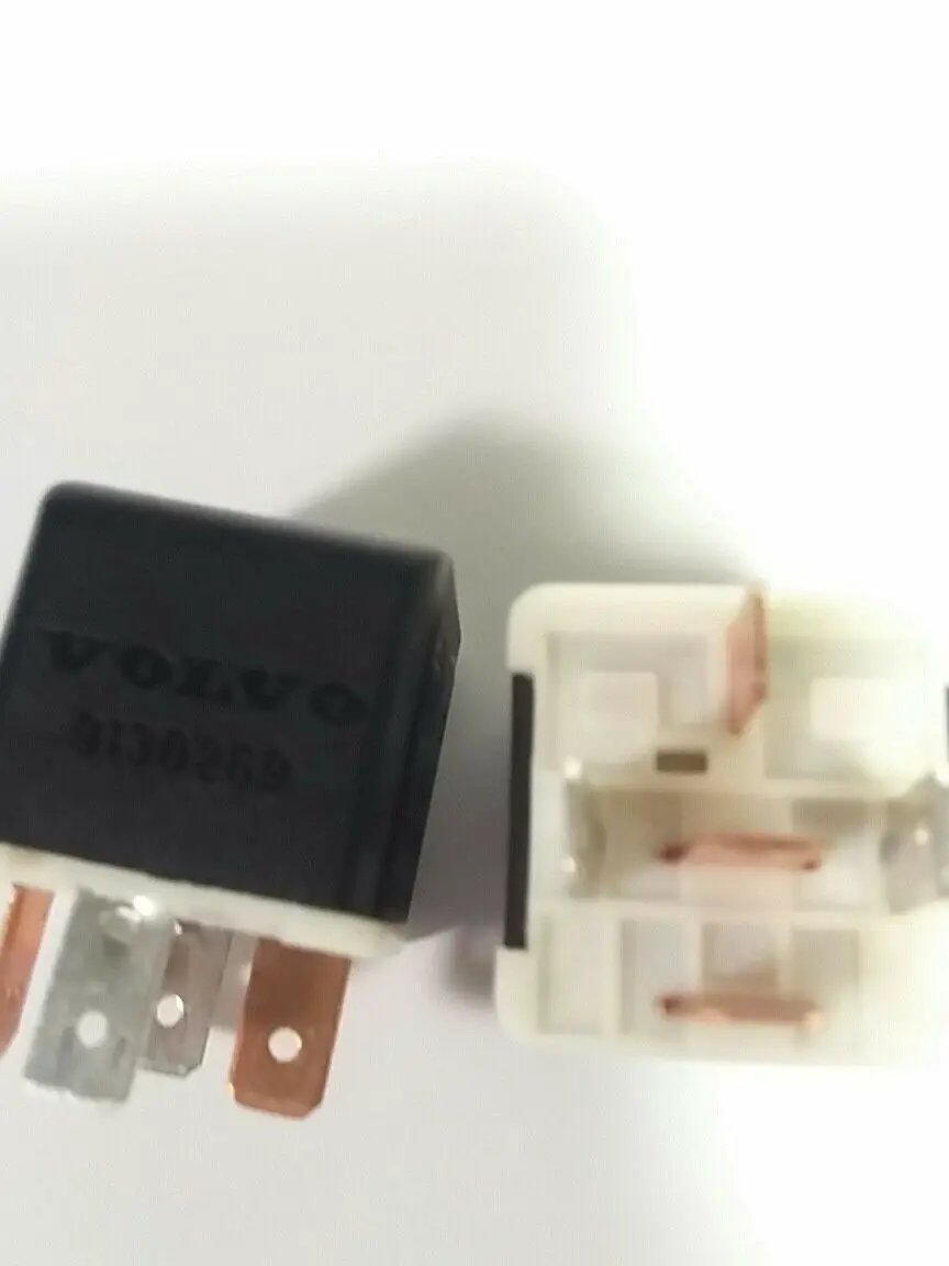 OEM "J" 1997 Volvo multi-use relay 9130269 more than 10 available by Volvo