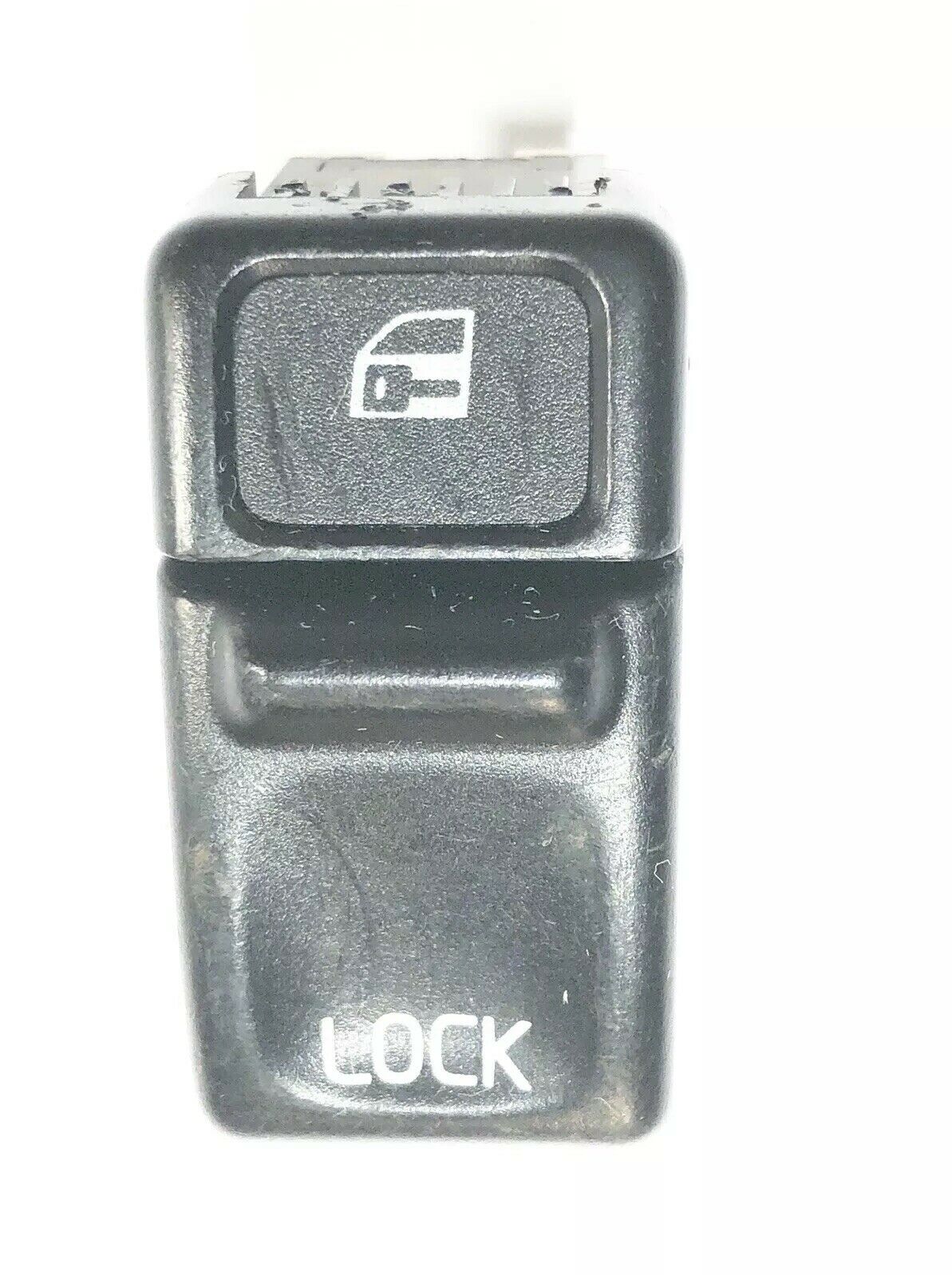 POWER DOOR LOCK SWITCH 1998 S90 P/n 9148483 R233564