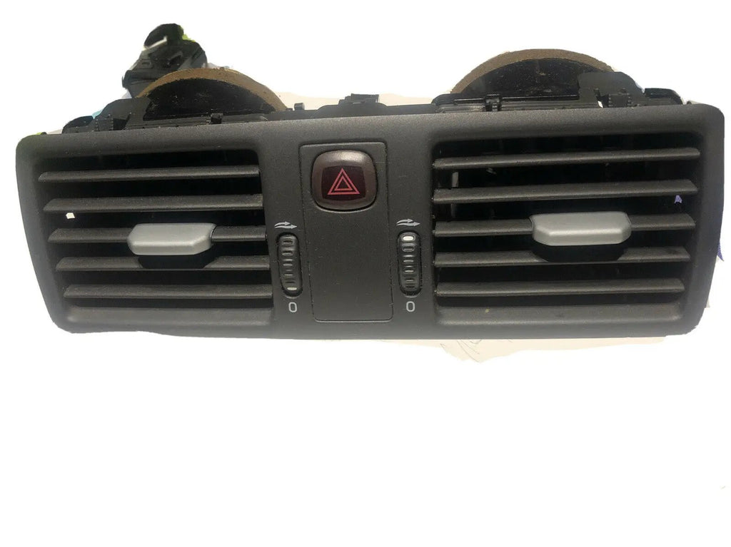 3409400 Volvo XC90 Dash Center Air Vent Grill by Volvo