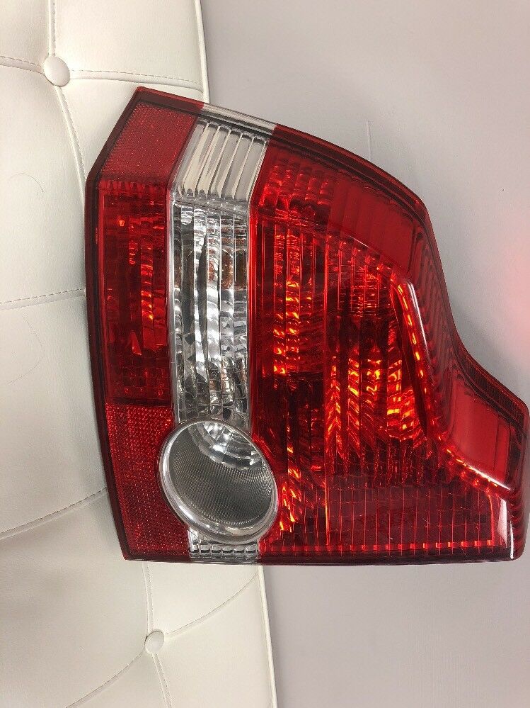 04-07 S40 DRIVER TAIL LIGHT LAMP left side taillight OEM bulb carrier S-40 NICE