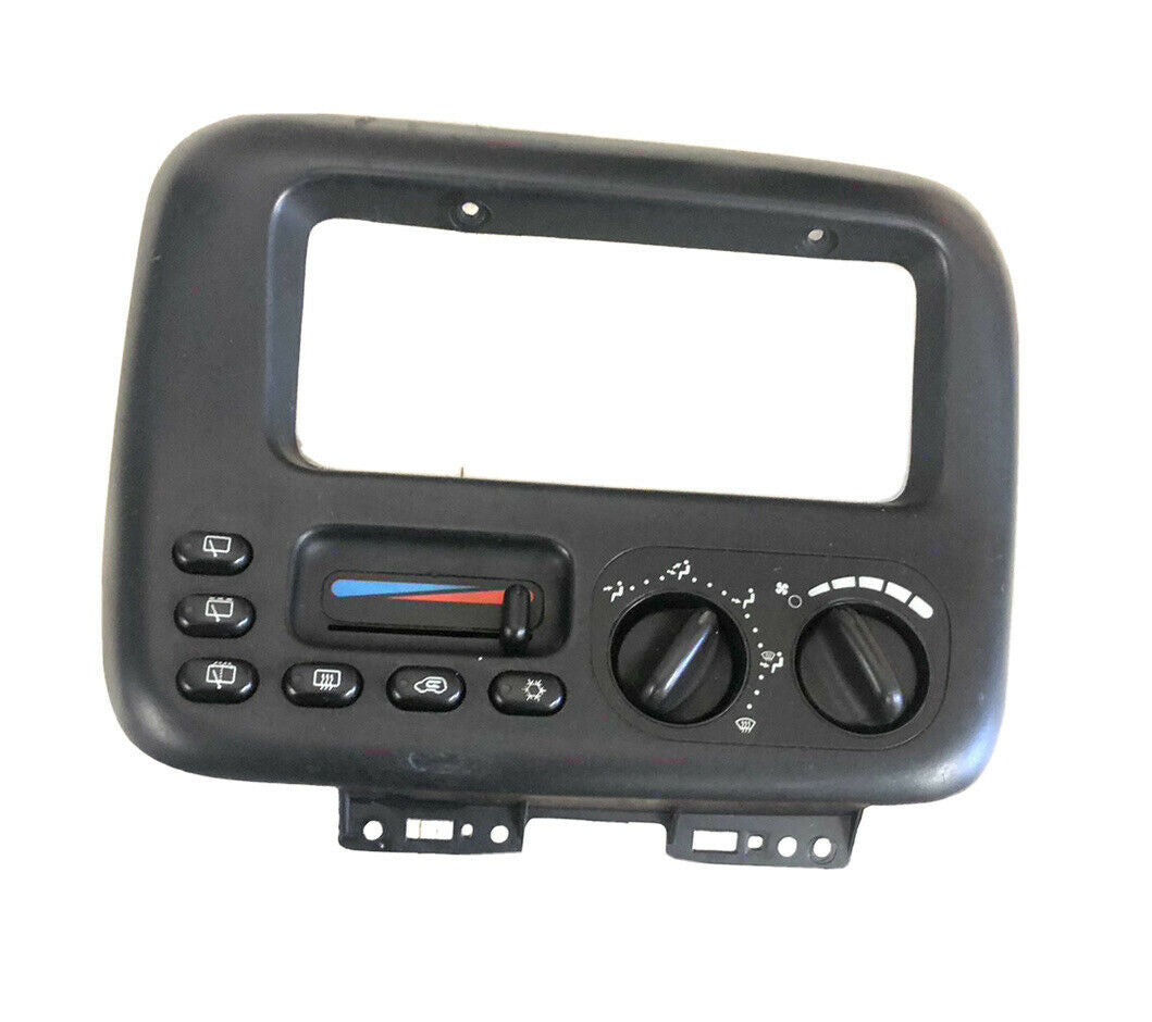 1999 - 2000 Caravan Town & Country AC Heater Climate Control Part# 04677917AB