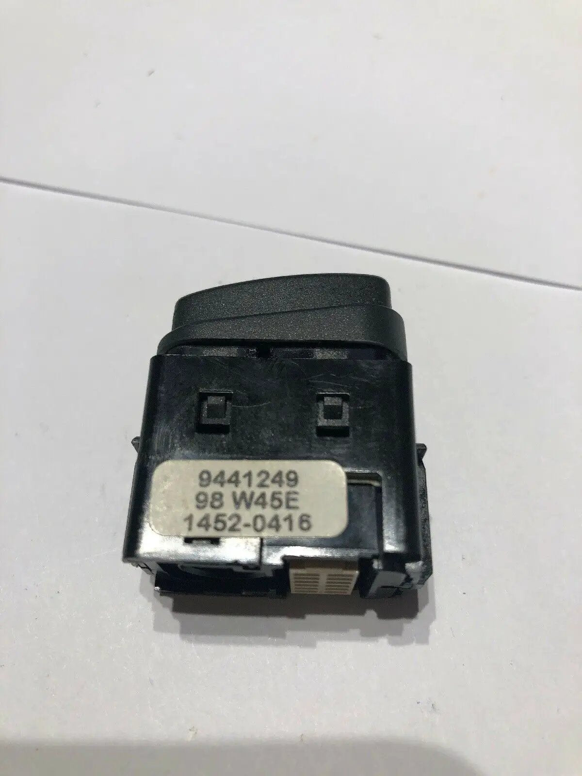 OEM 99-03 Volvo S60 Trunk Boot Release Switch Button 9441249 by Alps