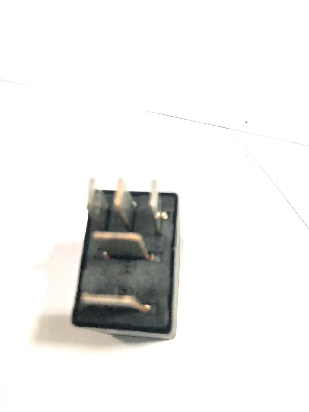 Tyco Volvo RELAY 9441161 A4001-X40 by TYCO
