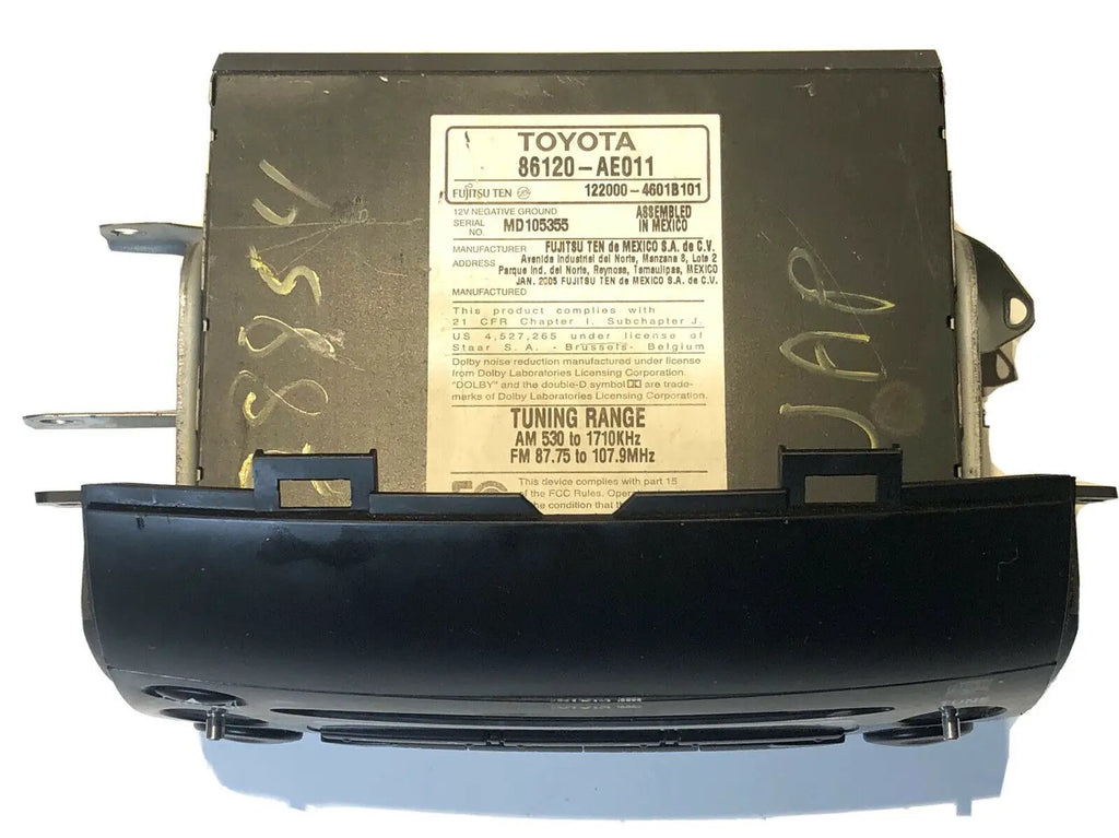 TOYOTA Sienna CE LE Radio Stereo Tape Cassette CD Player 16862 OEM 16839 by Toyota