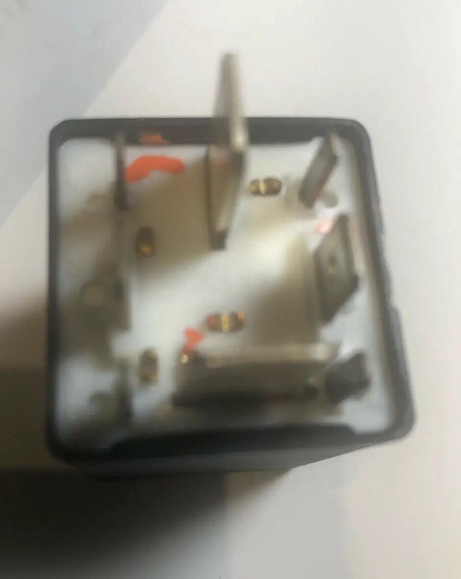 Volkswagen Fuel Pump Relay 1J0906383C #409 by Volkswagen