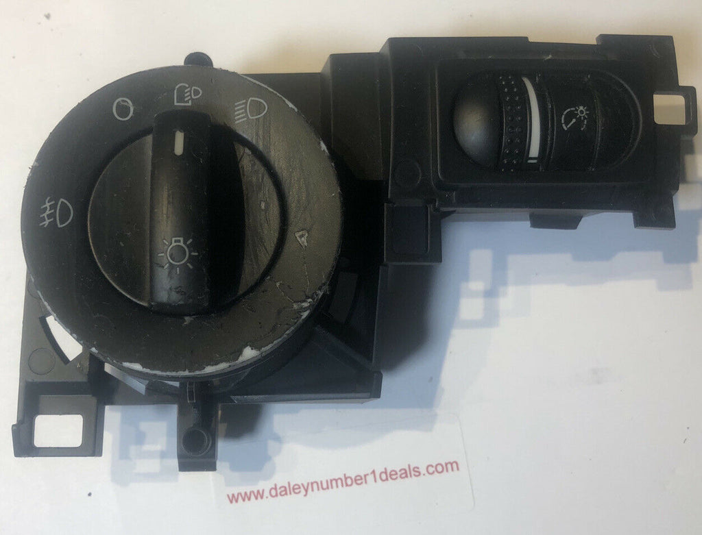 2005 VOLKSWAGEN TOUAGEG HEADLIGHT AND DIMMER SWITCH