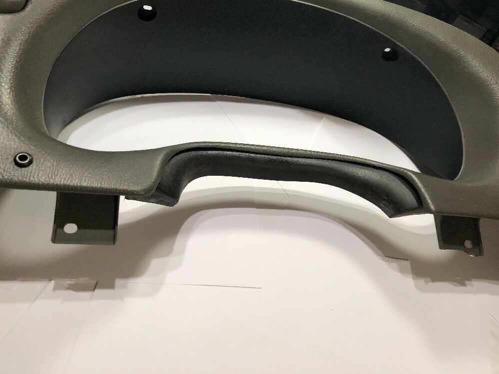 2004 chevy trailblazer dash bezel trim surround 2002-2009 ( 15124574 )