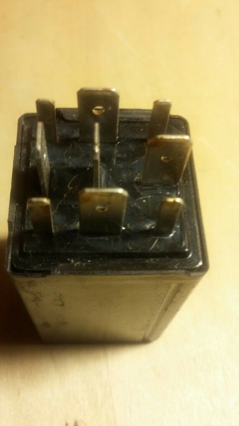 1996-2004 Dodge Chrysler Jeep Cherokee Turn Signal Flasher Relay Moper OEM