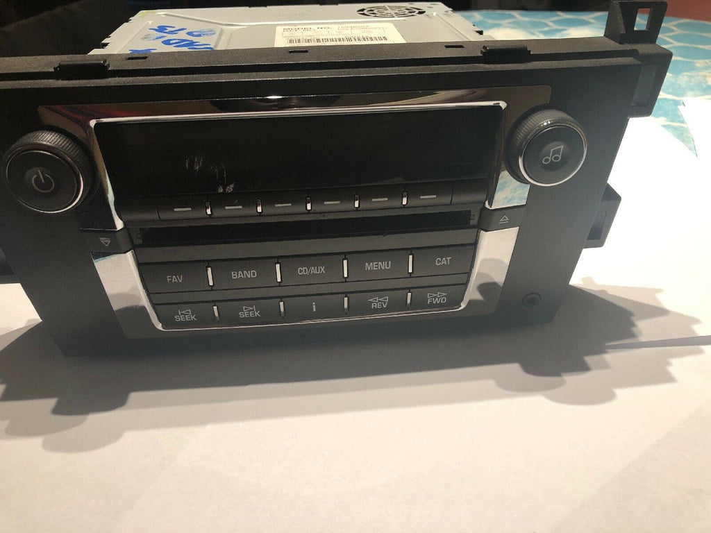 2007-2008-2009 Cadillac DTS SRX Radio AM FM 6 Disc CD Aux Input 25818944 OEM