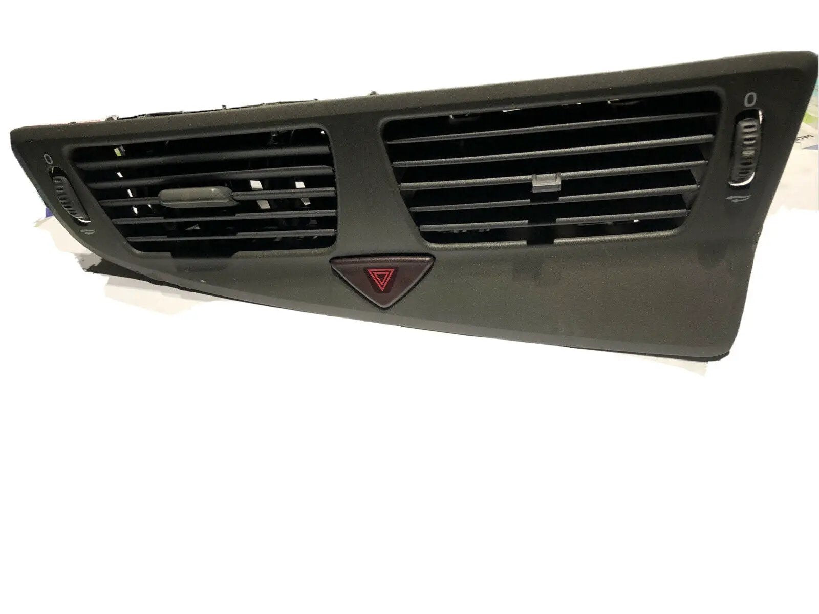 DK810272 2001-04 VOLVO S60 FRONT CENTER DASH DUAL AIR VENT W/ HAZARD SWITCH OEM by Volvo