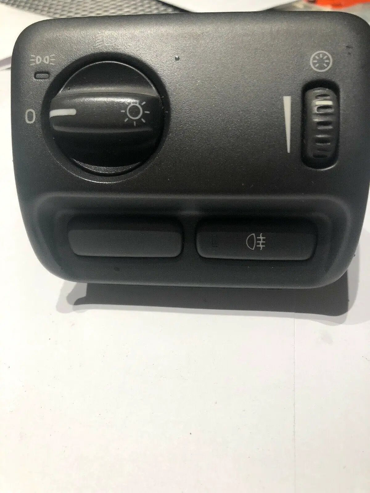 9459983; VOLVO S80 OEM Headlight Switch 99 00 01 02 03 /1 by Volvo