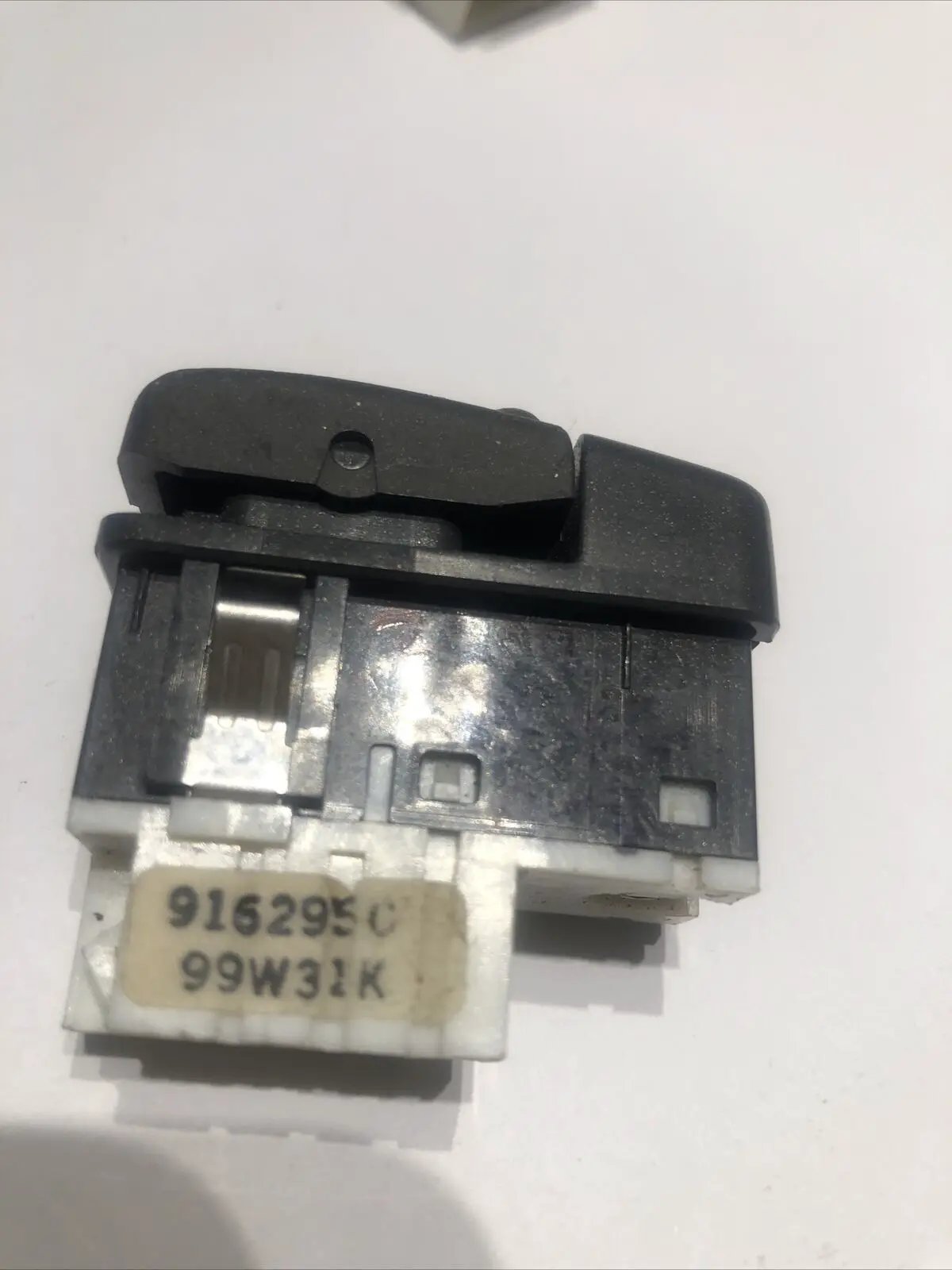 98 99 00 VOLVO V70 SUNROOF SUN ROOF CONTROL SWITCH 9162950 OEM 1998 1999 2000 by Volvo