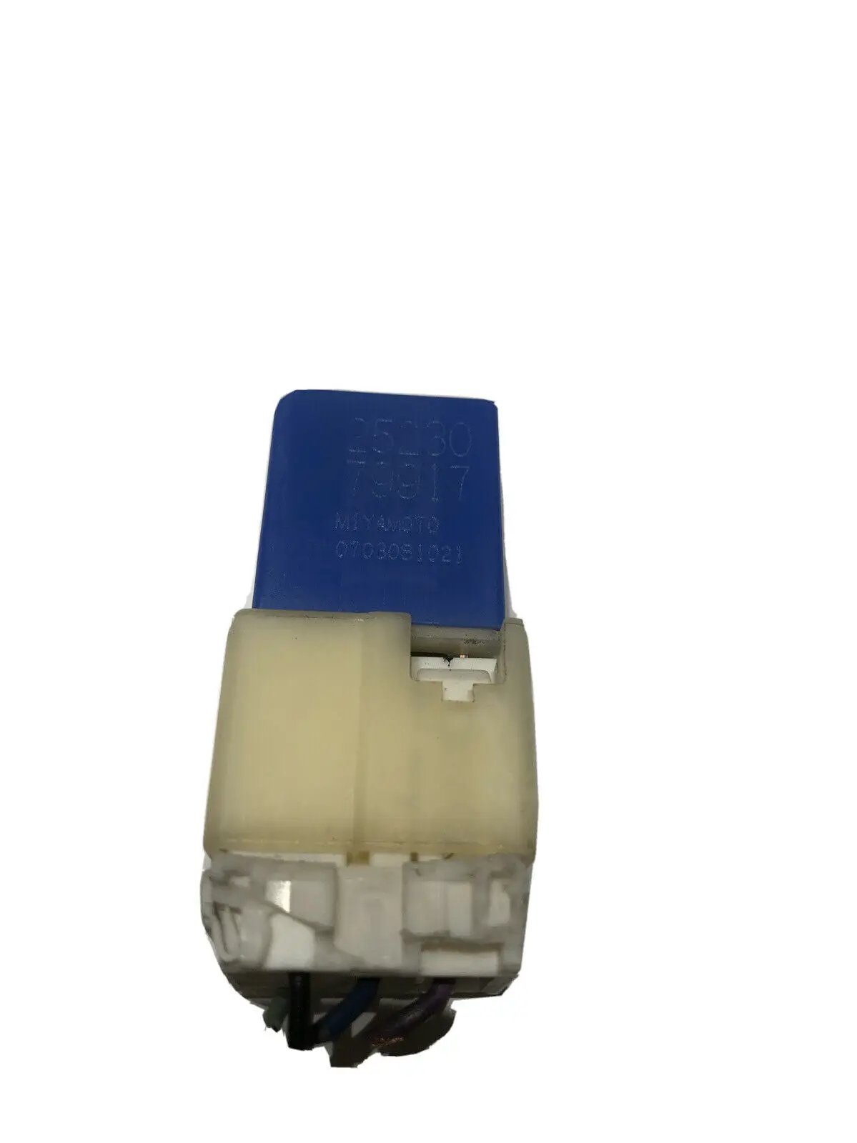 GENUINE NISSAN INFINITI BLUE RELAY 25230-79917 OEM by Nissan