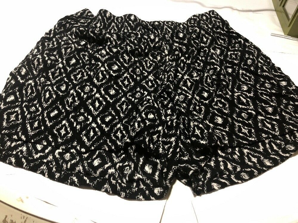 Youth Black And White Tribal Print Drawstring Shorts Xl