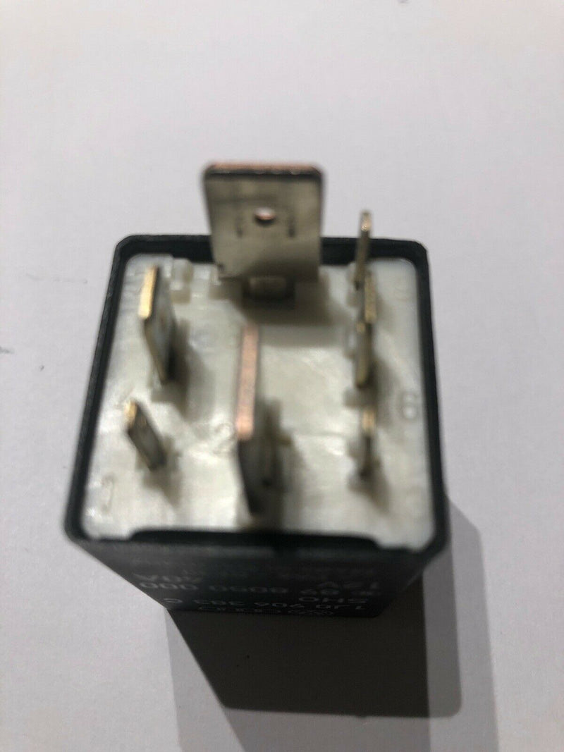 VOLKSWAGEN AUDI FUEL PUMP RELAY 409 / 1J0 906 383 C / 1J0906383