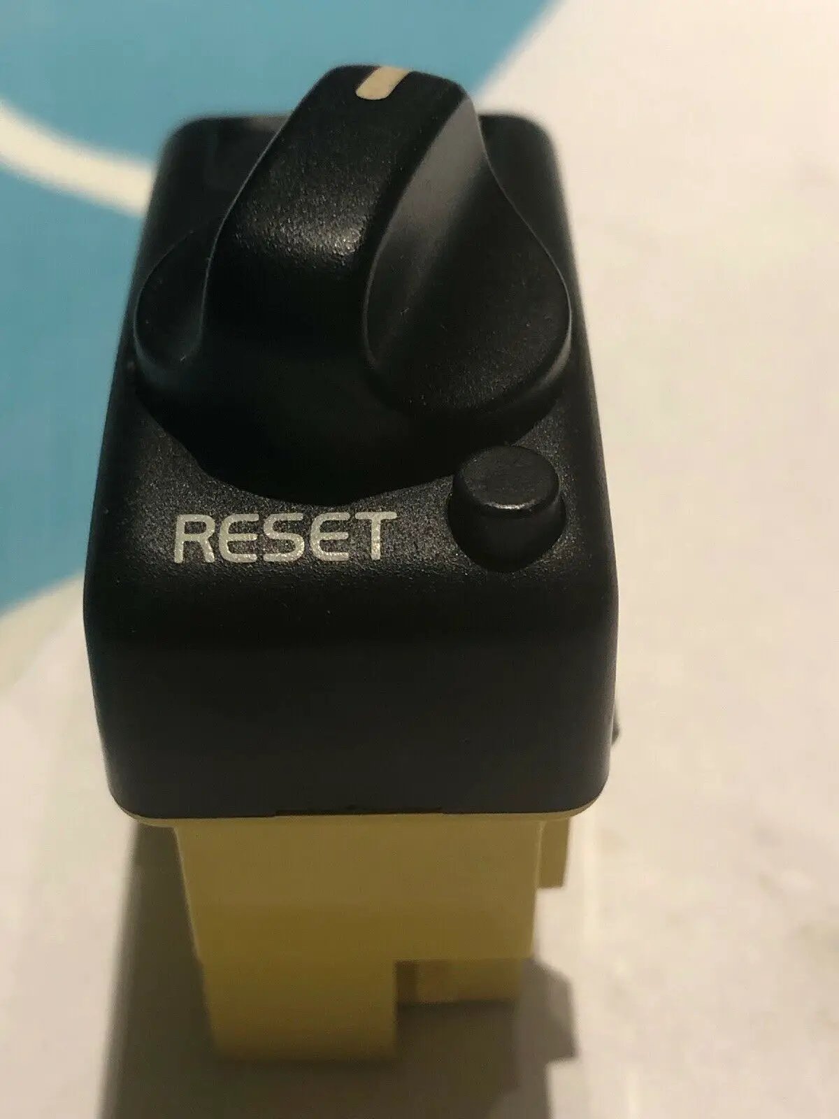 Volvo 4970/9128543 Switch RESET INFO INFORMATION BUTTON by Volvo