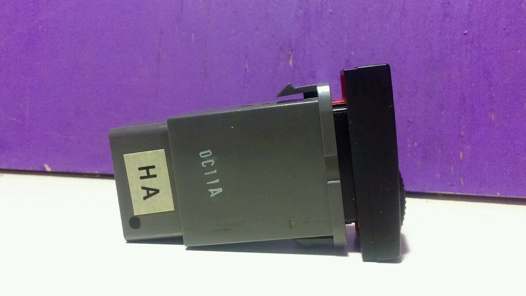 2000 2001-02DAEWOO NUBIRA POWER HAZARD LIGHT CAUTION LAMP SWITCH BEZEL OEM 0C11A