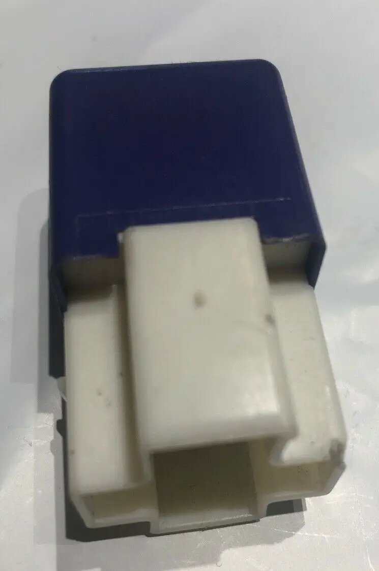 FUSE BOX RELAY TOYOTA 28300-10020 DENSO 156700-0503 12V JAPAN PURPLE .B3 by Toyota