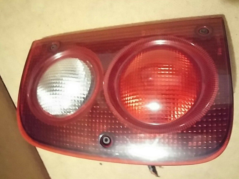 2002-2005 LAND ROVER FREELANDER LH DRIVER SIDE TAIL LIGHT QUARTER MOUNTED AM1951