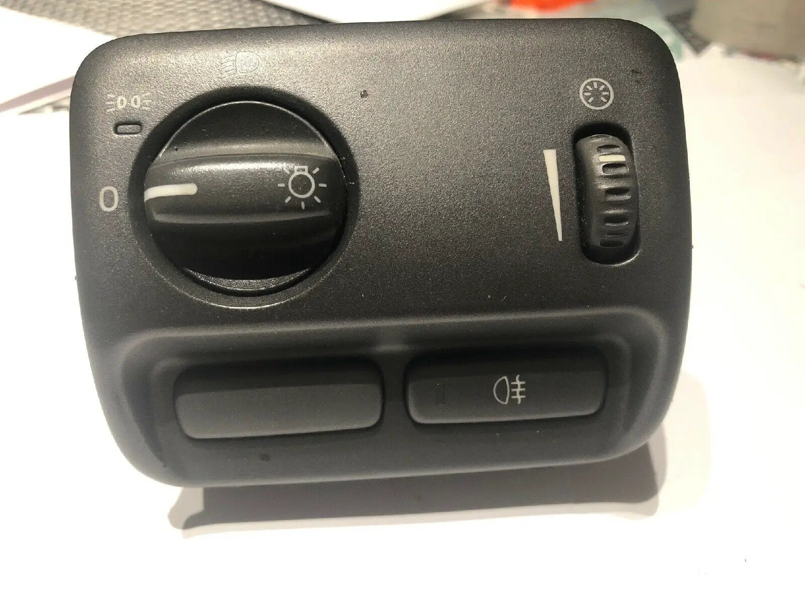9459983; VOLVO S80 OEM Headlight Switch 99 00 01 02 03 by Volvo